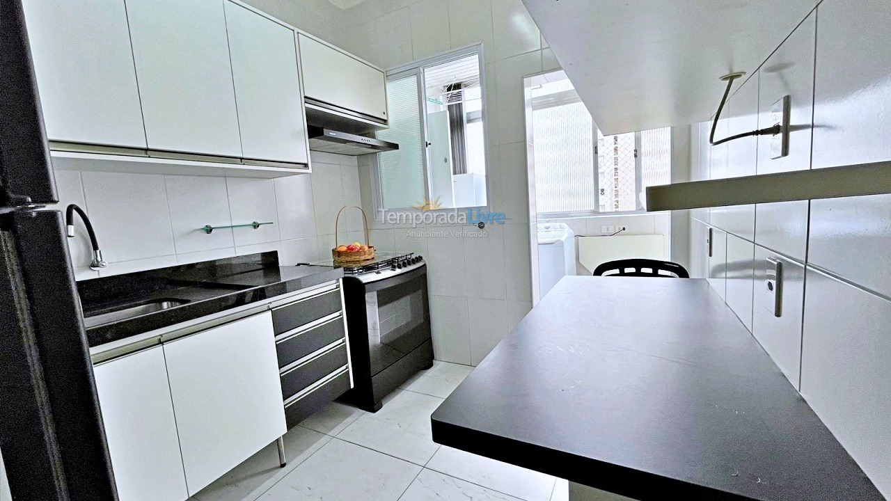 Apartamento para aluguel de temporada em Guarujá (Pitangueiras)