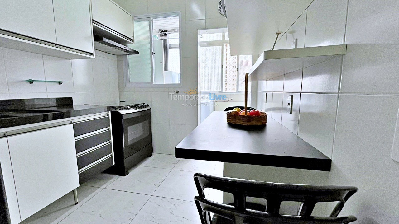 Apartamento para aluguel de temporada em Guarujá (Pitangueiras)