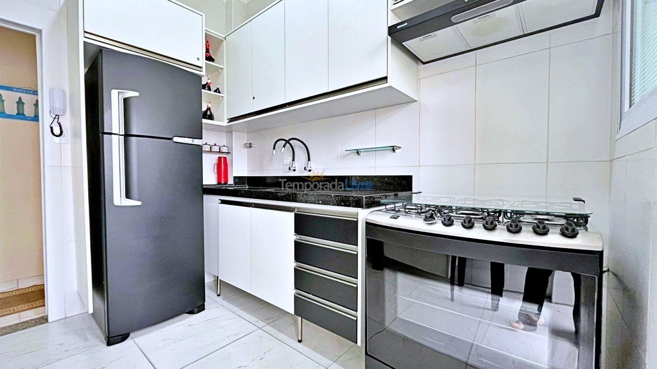 Apartamento para aluguel de temporada em Guarujá (Pitangueiras)