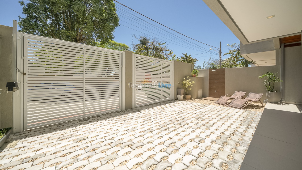 Apartamento para aluguel de temporada em Bombinhas (Canto Grande)