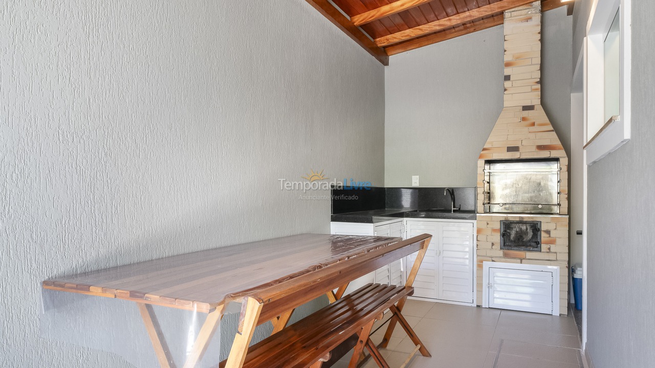 Apartamento para aluguel de temporada em Bombinhas (Canto Grande)