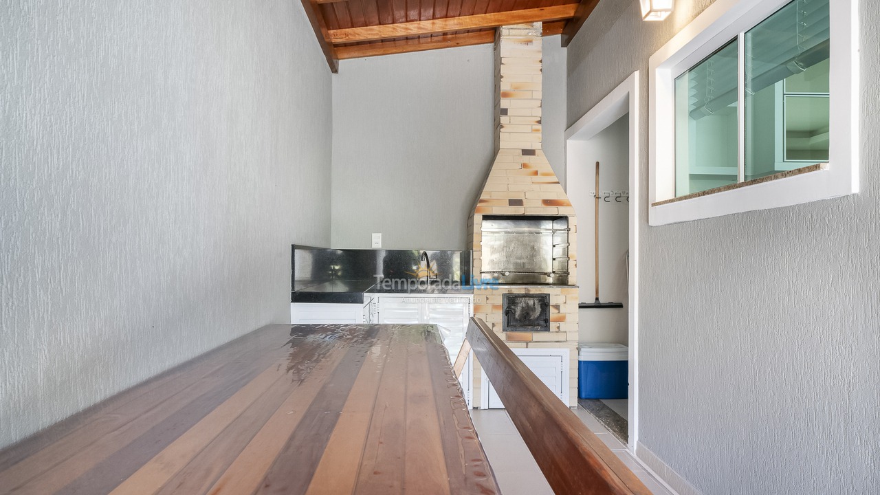 Apartamento para aluguel de temporada em Bombinhas (Canto Grande)