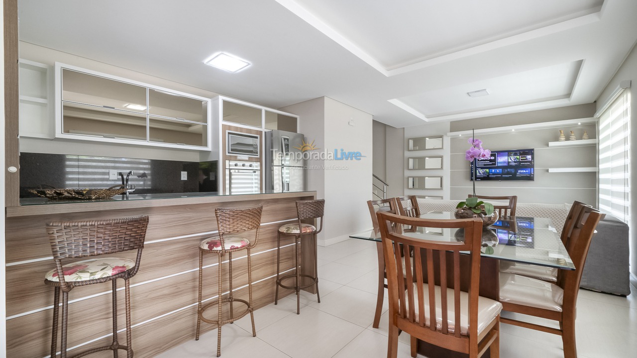 Apartamento para aluguel de temporada em Bombinhas (Canto Grande)