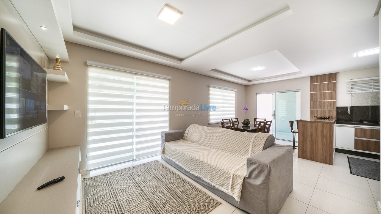 Apartamento para aluguel de temporada em Bombinhas (Canto Grande)