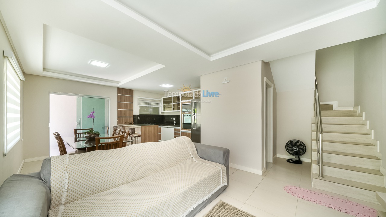 Apartamento para aluguel de temporada em Bombinhas (Canto Grande)