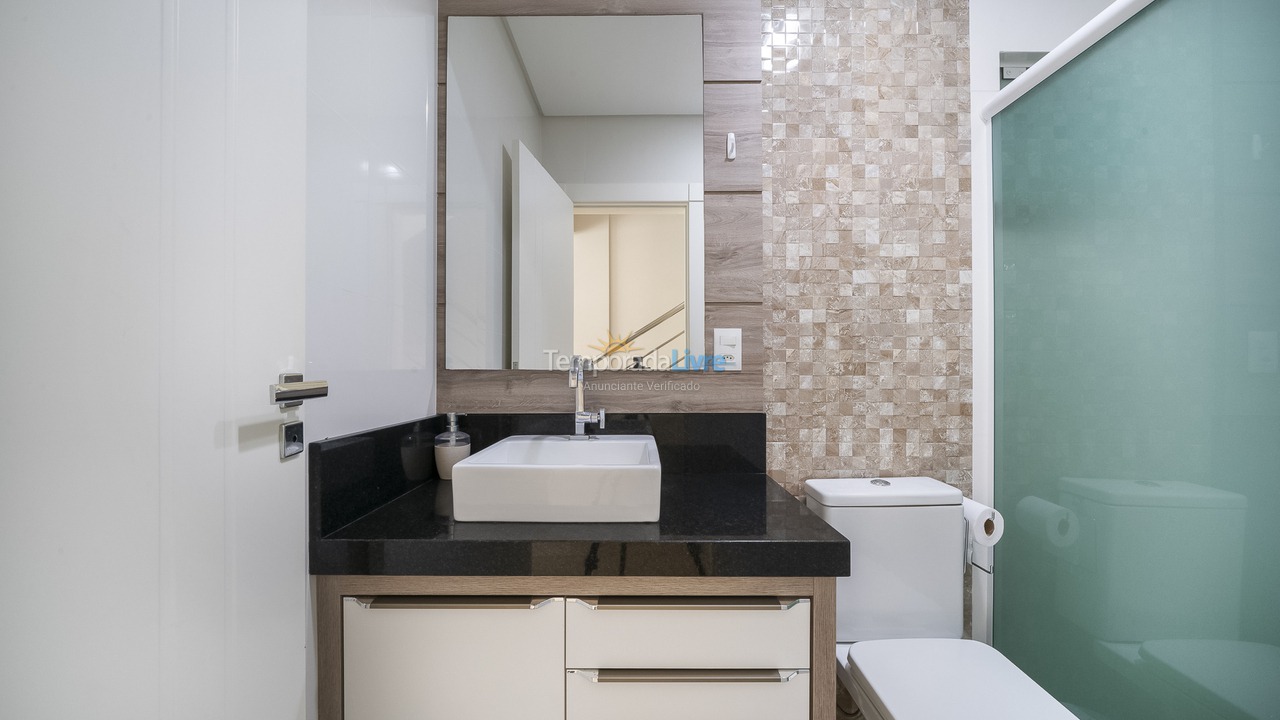 Apartamento para aluguel de temporada em Bombinhas (Canto Grande)