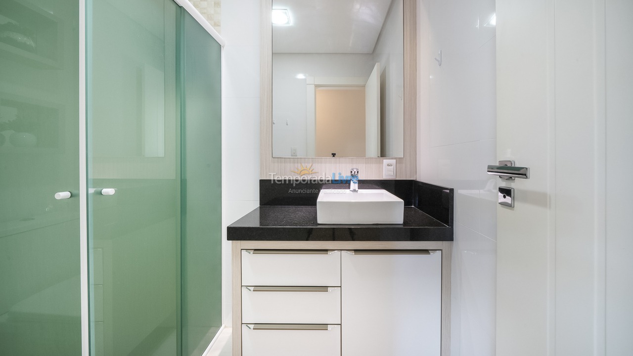 Apartamento para aluguel de temporada em Bombinhas (Canto Grande)