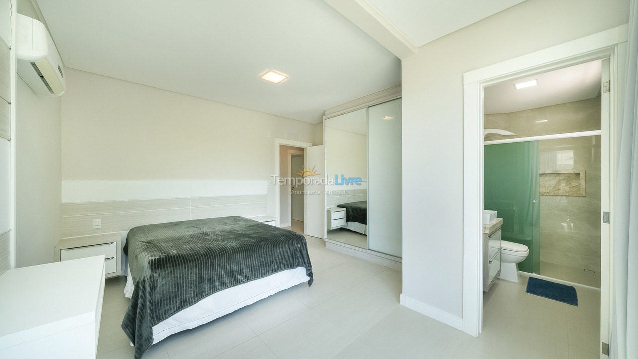 Apartamento para aluguel de temporada em Bombinhas (Canto Grande)