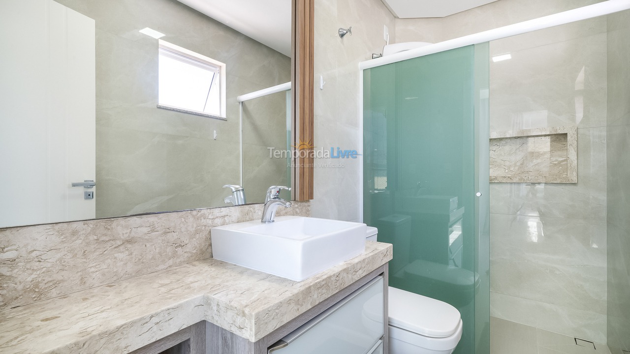 Apartamento para aluguel de temporada em Bombinhas (Canto Grande)