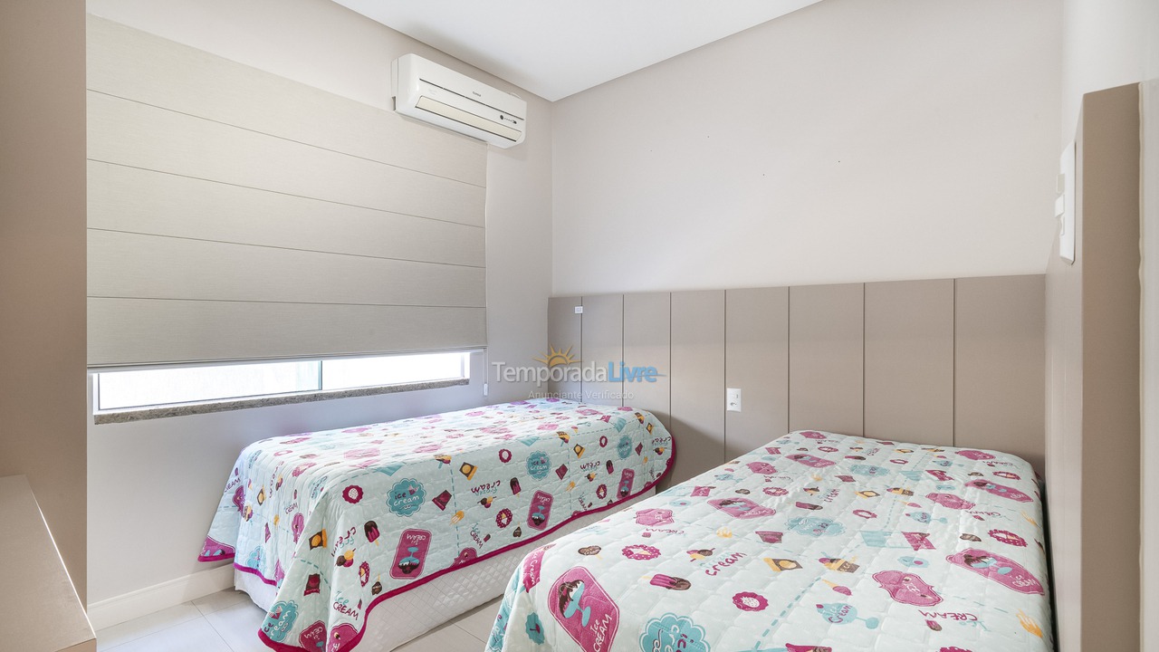 Apartamento para aluguel de temporada em Bombinhas (Canto Grande)