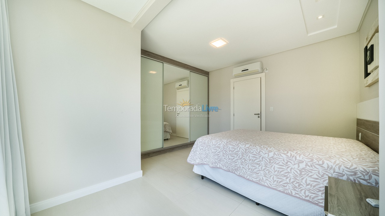 Apartamento para aluguel de temporada em Bombinhas (Canto Grande)