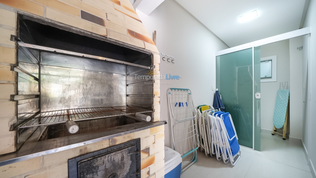 Apartamento para aluguel de temporada em Bombinhas (Canto Grande)