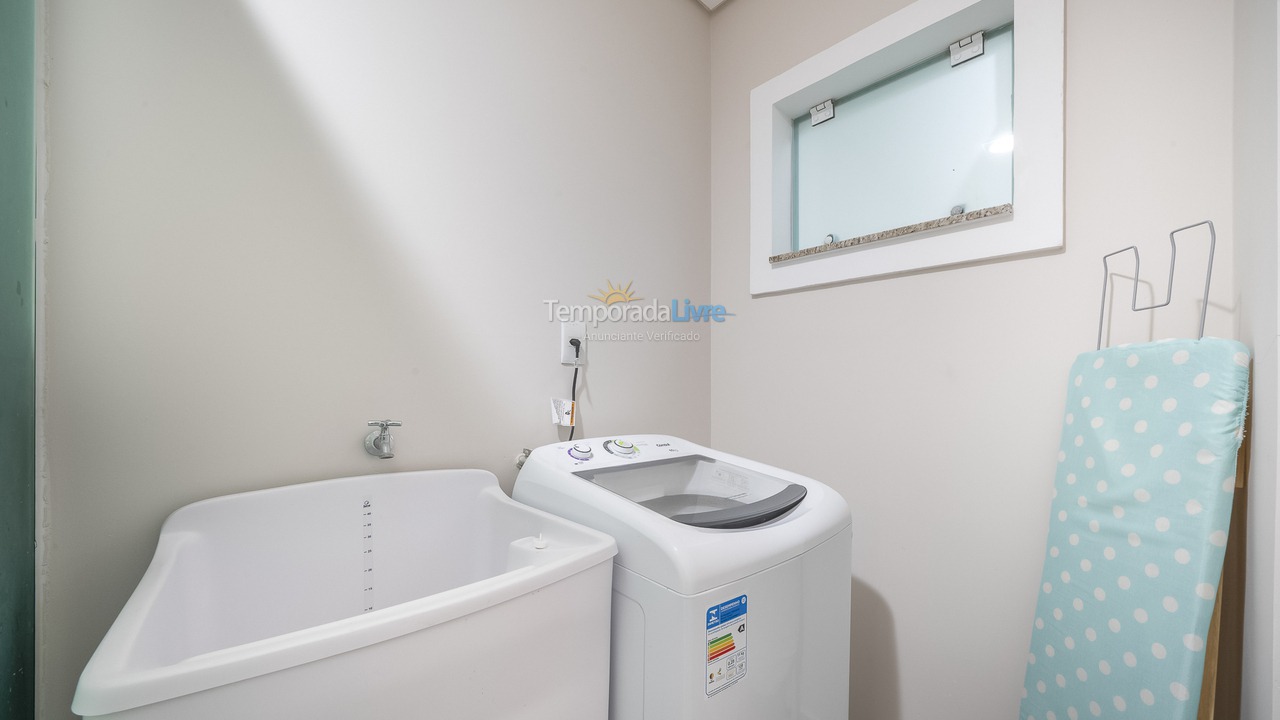 Apartamento para aluguel de temporada em Bombinhas (Canto Grande)