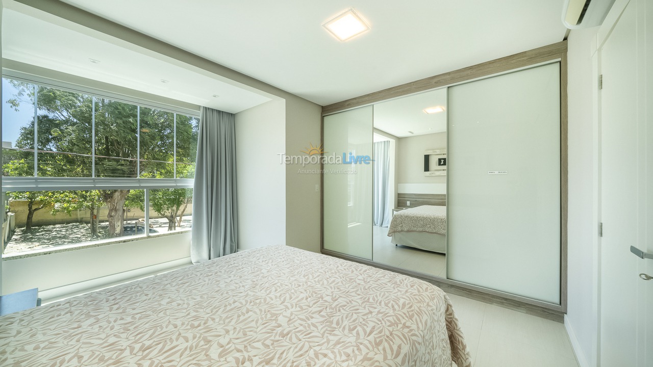 Apartamento para aluguel de temporada em Bombinhas (Canto Grande)