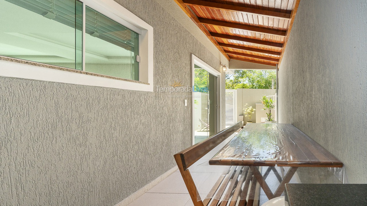 Apartamento para aluguel de temporada em Bombinhas (Canto Grande)