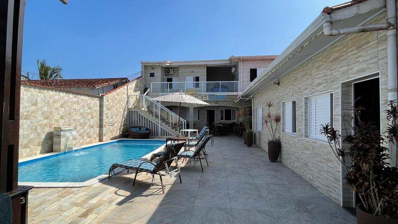 Casa para aluguel de temporada em Itanhaém (Vila Loty)