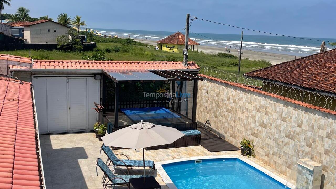 Casa para aluguel de temporada em Itanhaém (Vila Loty)