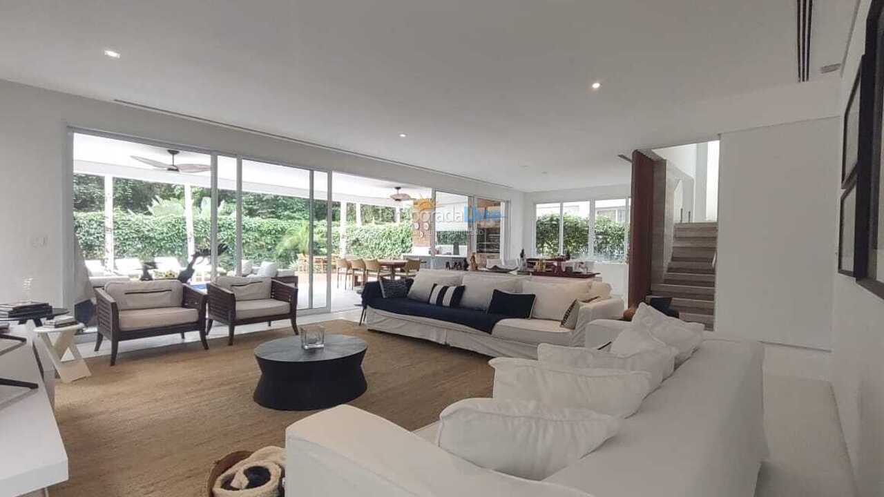 Casa para alquiler de vacaciones em São Sebastião (Praia da Baleia)