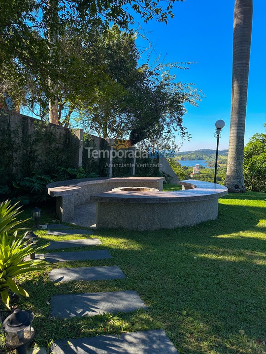 Casa para aluguel de temporada em Igaratá (Condominio águas de Igarata)
