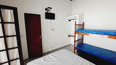 Alugo SUÍTES em Maranduba, à 100 metros da praia