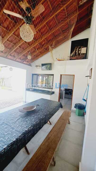 Casa para aluguel de temporada em Ubatuba (Maranduba)
