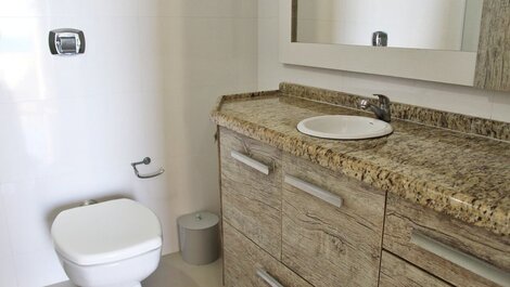 Apartamento 04 dormitórios, vista mar em Bombas