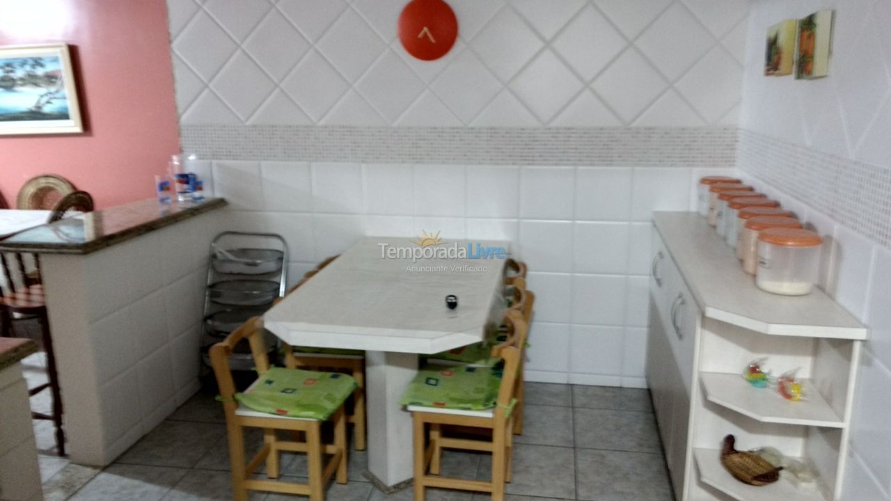 Apartamento para aluguel de temporada em Cabo Frio (Centro)