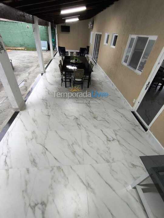 Casa para aluguel de temporada em Caraguatatuba (Porto Novo)