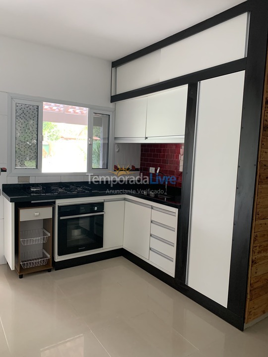 Casa para aluguel de temporada em Caraguatatuba (Porto Novo)