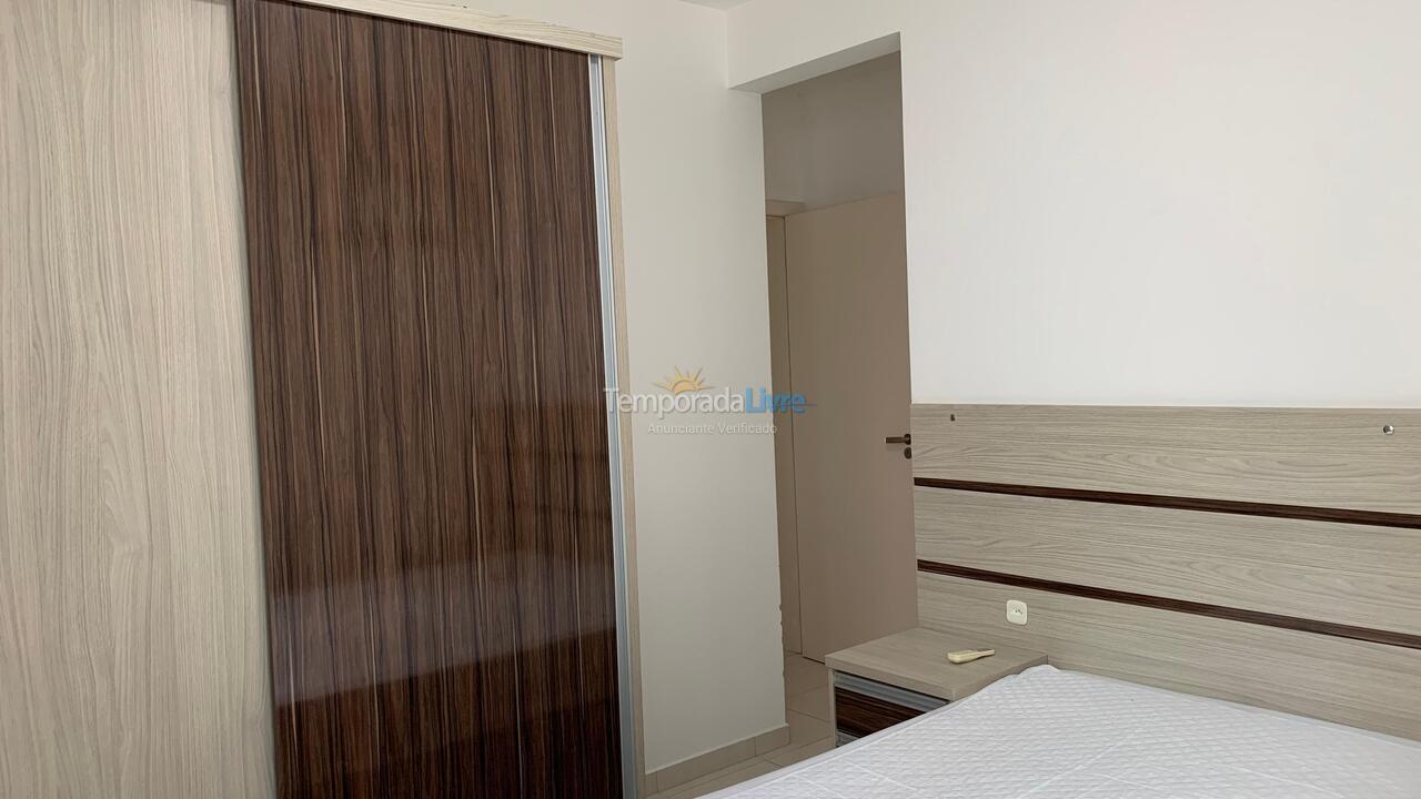 Apartamento para aluguel de temporada em Governador Celso Ramos (Praia de Palmas)