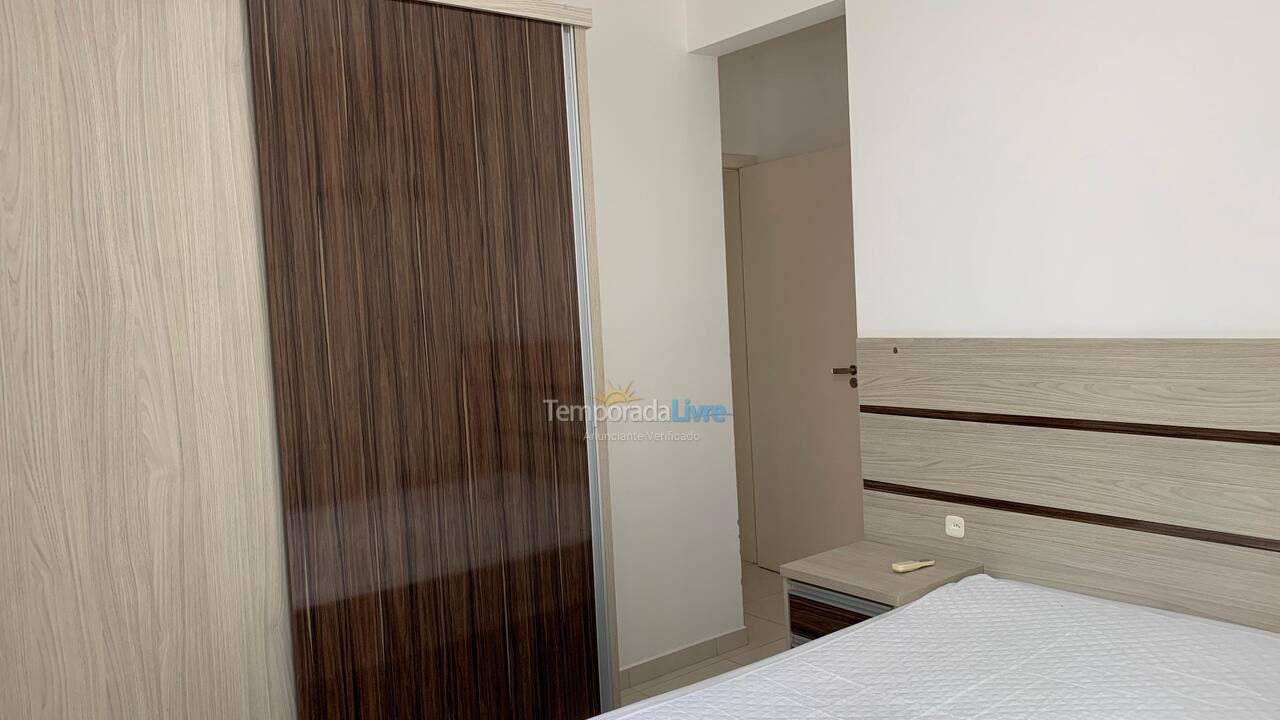 Apartamento para aluguel de temporada em Governador Celso Ramos (Praia de Palmas)