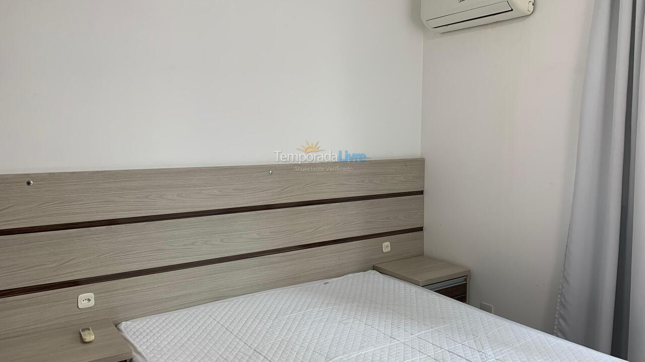 Apartamento para aluguel de temporada em Governador Celso Ramos (Praia de Palmas)