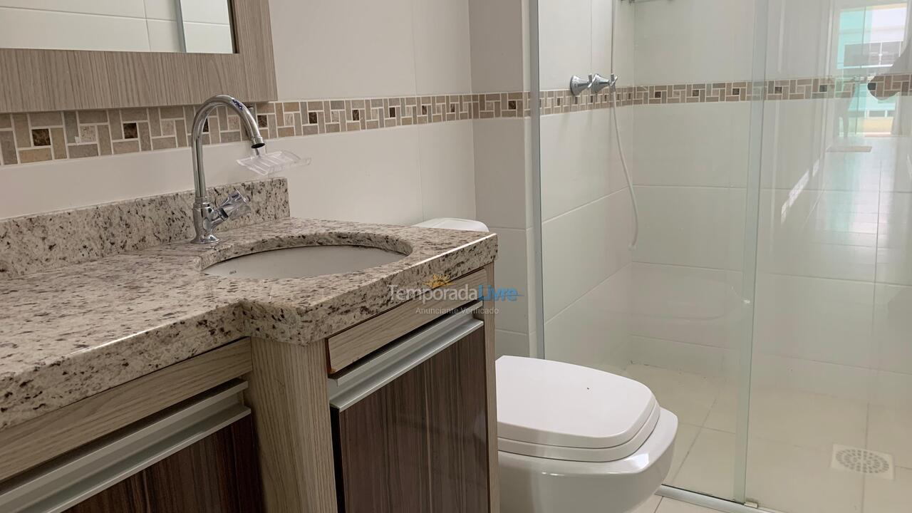 Apartamento para aluguel de temporada em Governador Celso Ramos (Praia de Palmas)