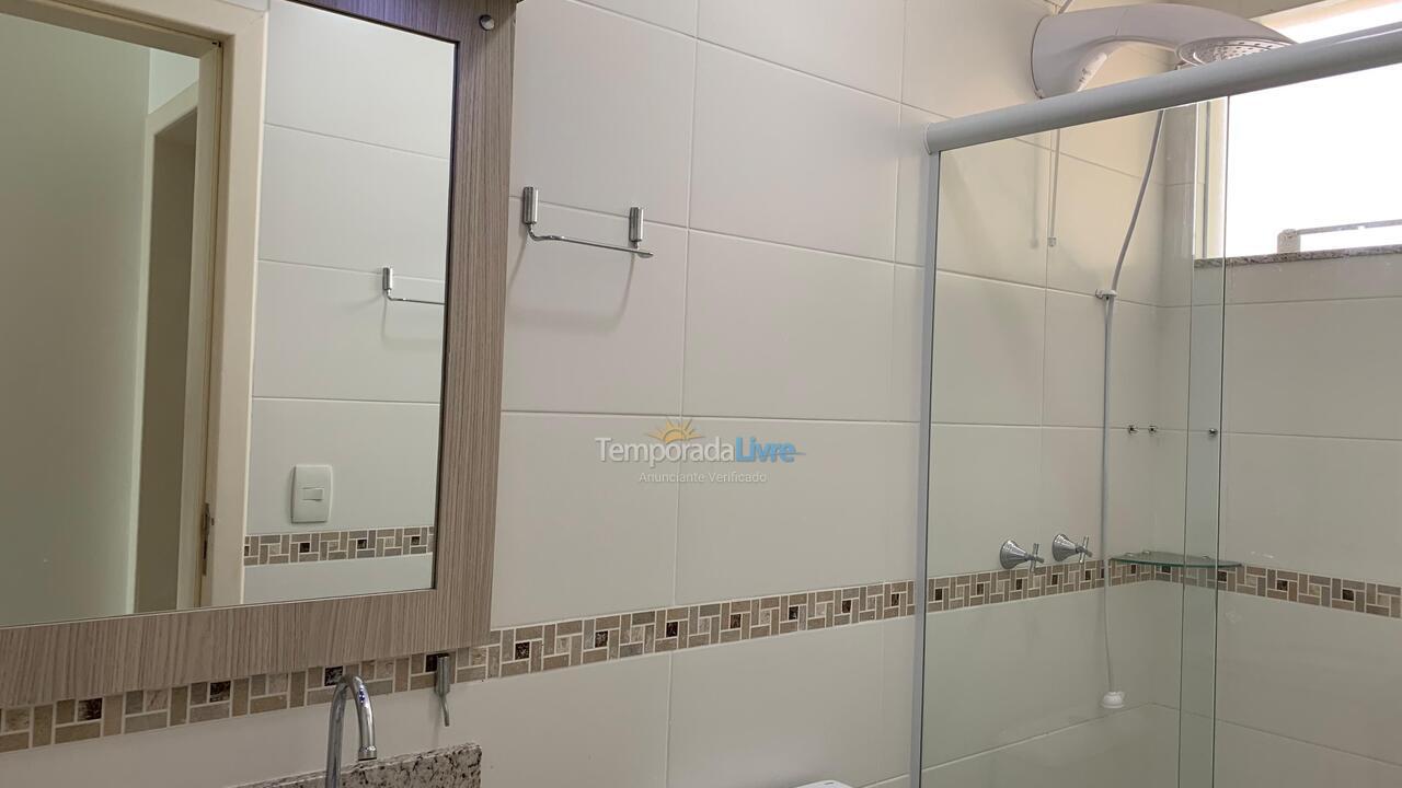 Apartamento para aluguel de temporada em Governador Celso Ramos (Praia de Palmas)