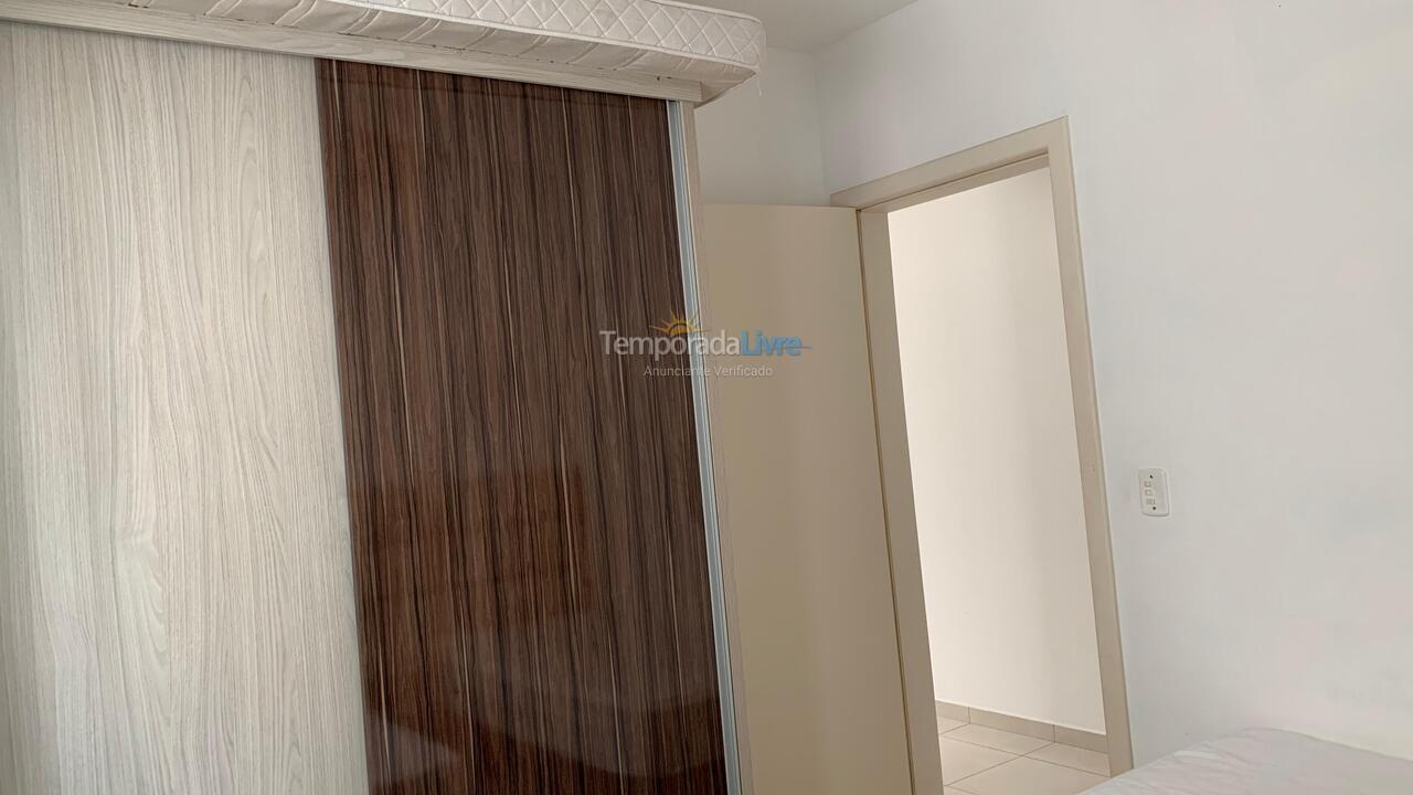 Apartamento para aluguel de temporada em Governador Celso Ramos (Praia de Palmas)