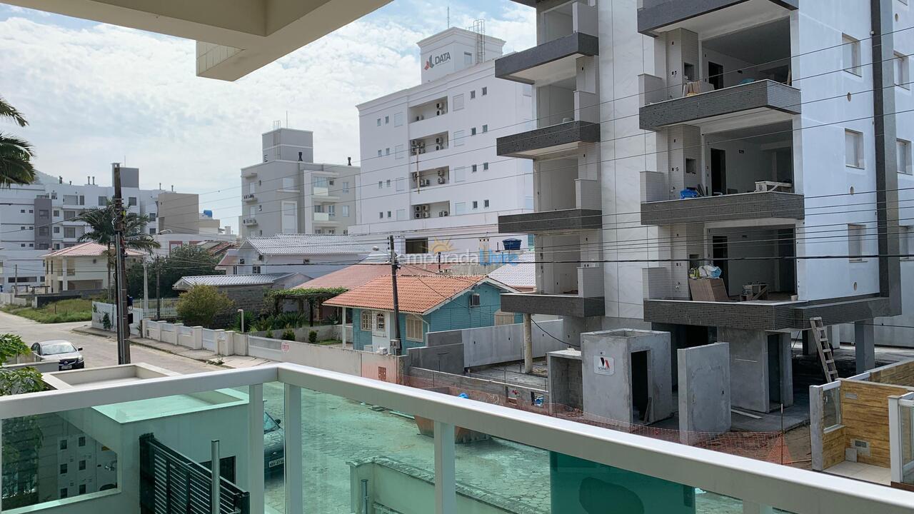 Apartamento para aluguel de temporada em Governador Celso Ramos (Praia de Palmas)