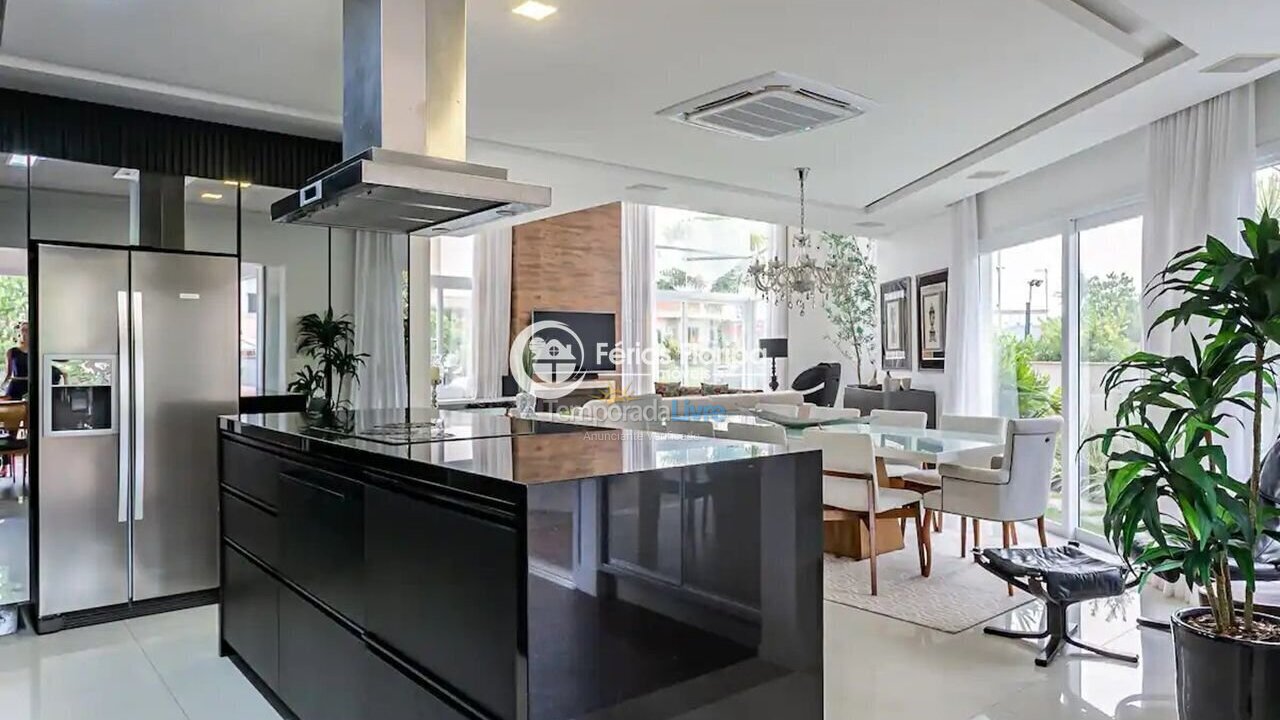 Casa para aluguel de temporada em Florianópolis (Rio Tavares)