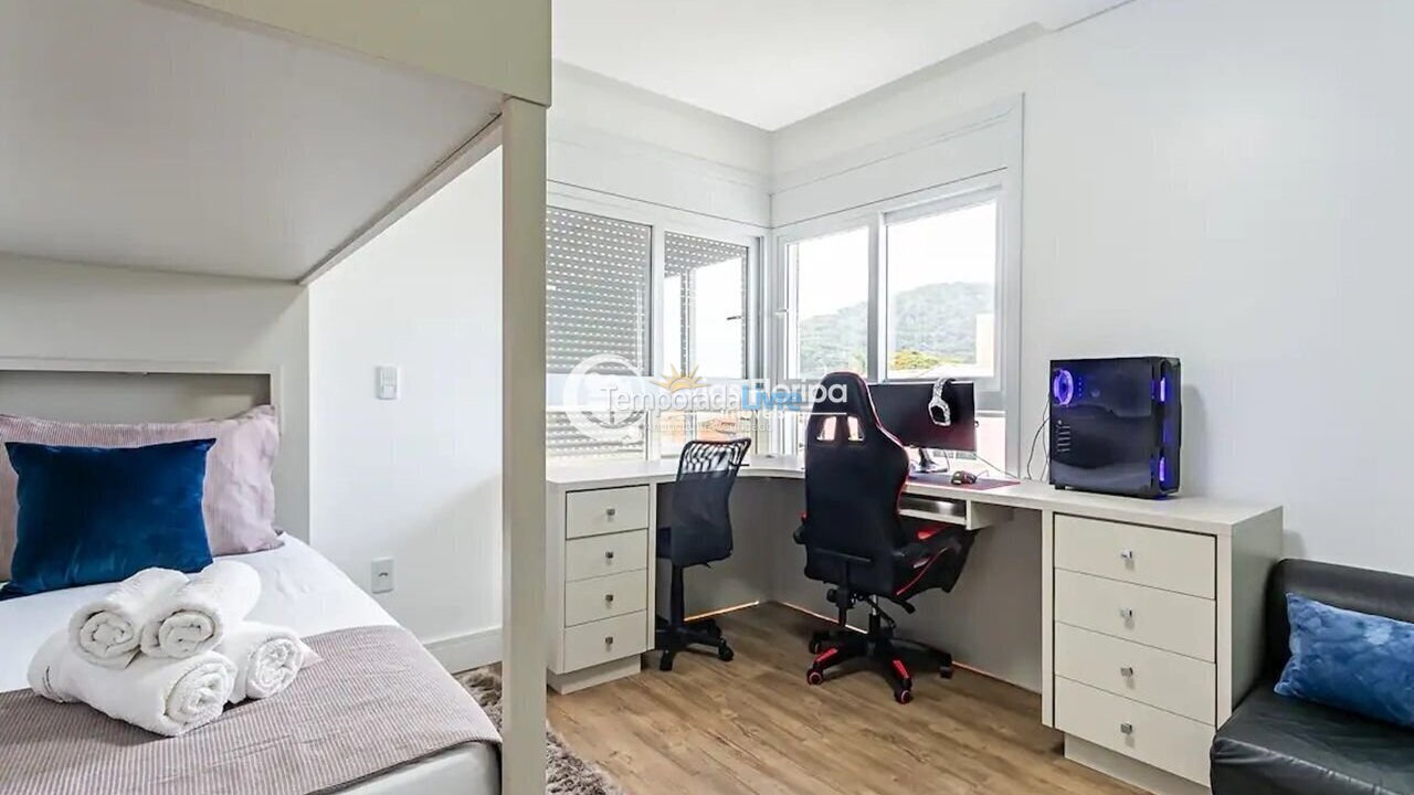 Casa para aluguel de temporada em Florianópolis (Rio Tavares)