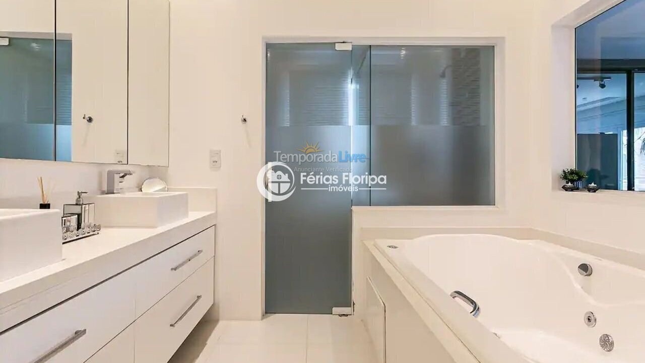 Casa para aluguel de temporada em Florianópolis (Rio Tavares)