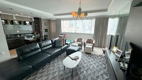 Ed Balmares: 2 suites // barbecue // air conditioning