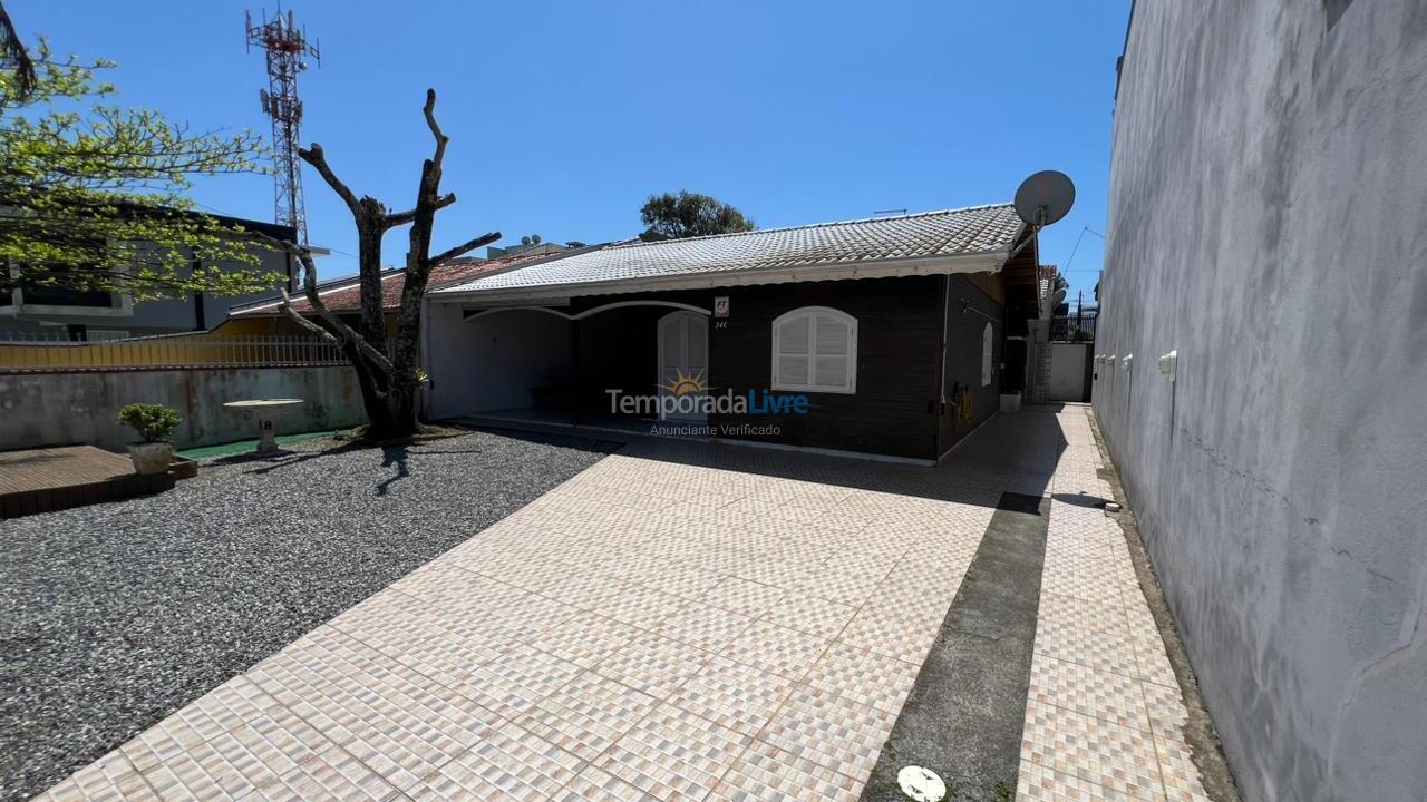 Casa para aluguel de temporada em São Francisco do Sul (Prainha)