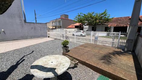 Excelente casa, 3 quartos com AC, WI-FI, churrasqueira, 3 garagens
