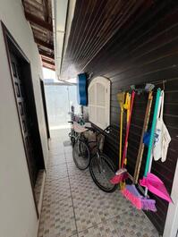 Excelente casa, 3 quartos com AC, WI-FI, churrasqueira, 3 garagens