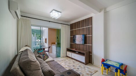 Apt 3 bedrooms great location 80 mts from the Sea in Bombinhas SC