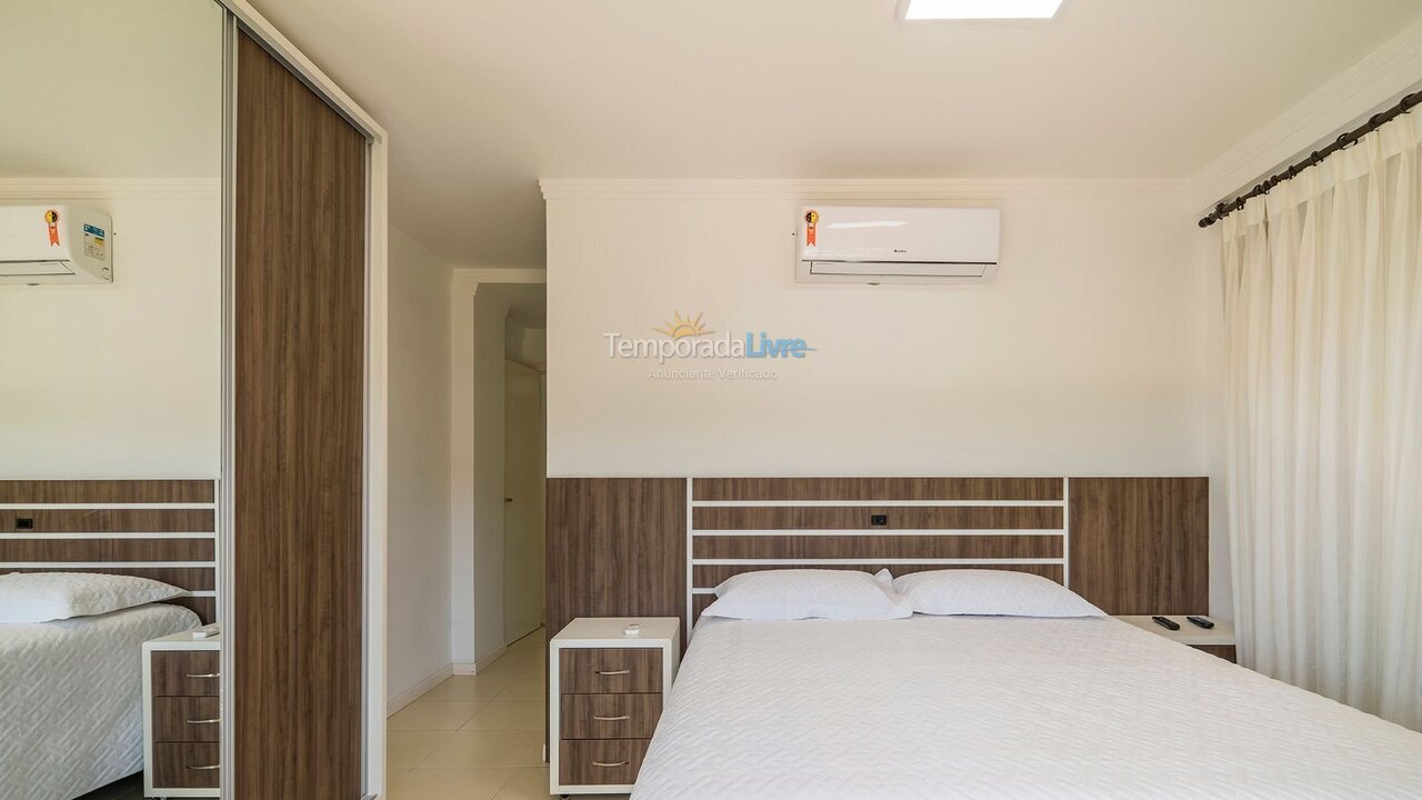 Apartment for vacation rental in Bombinhas (Praia de Bombas)