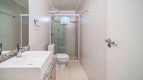 Apt 3 bedrooms great location 80 mts from the Sea in Bombinhas SC