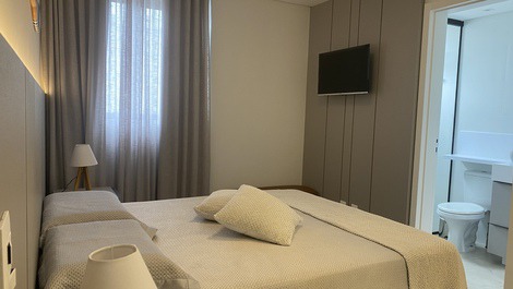 LINDO APARTAMENTO ALTO PADRÃO EM PORTO BELO