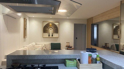 LINDO APARTAMENTO ALTO PADRÃO EM PORTO BELO