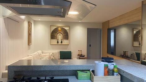 LINDO APARTAMENTO ALTO PADRÃO EM PORTO BELO