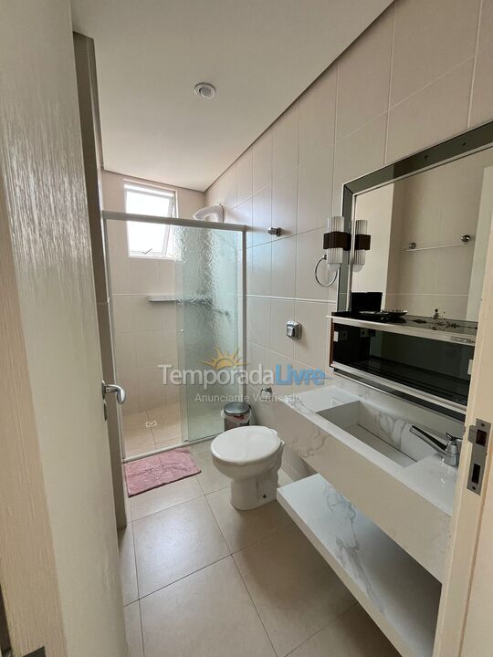 Apartamento para aluguel de temporada em Itapema (Meia Praia)